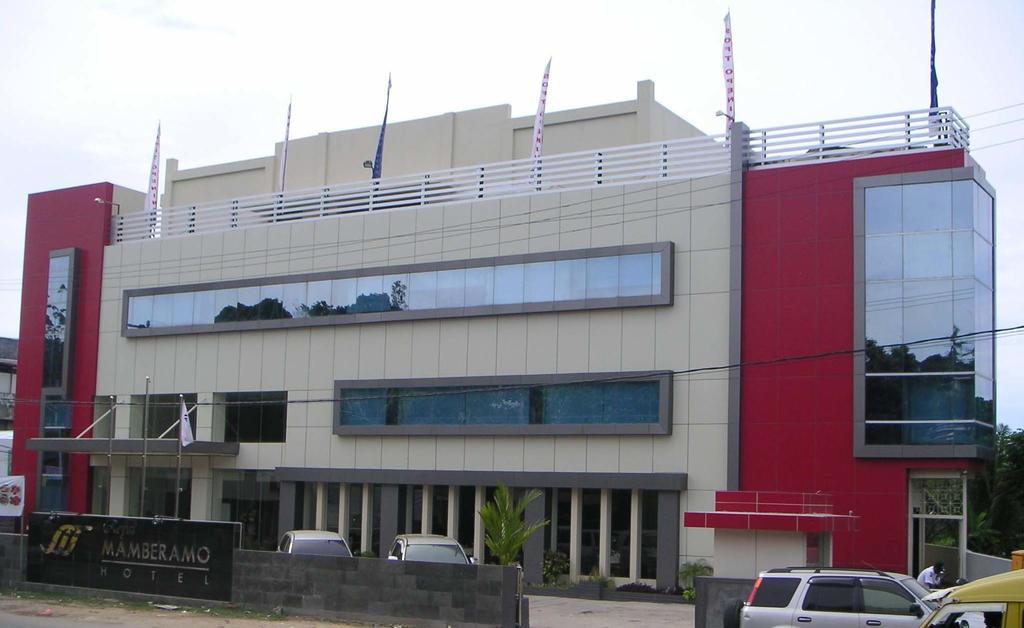 Royal Mamberamo Hotel Соронг Екстер'єр фото