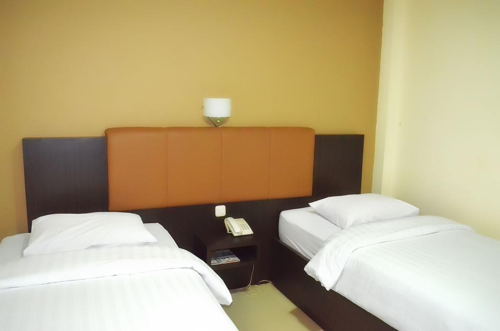 Royal Mamberamo Hotel Соронг Екстер'єр фото