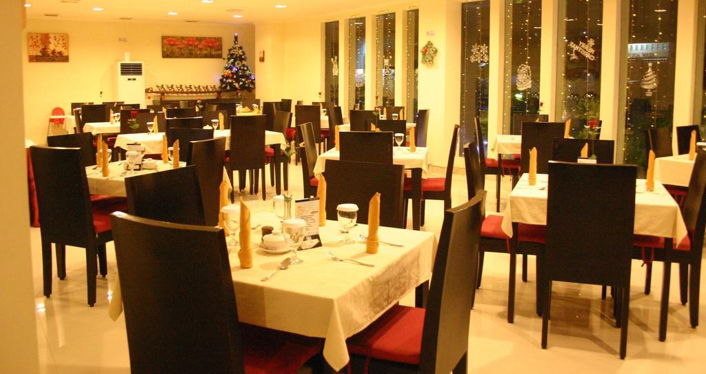 Royal Mamberamo Hotel Соронг Екстер'єр фото
