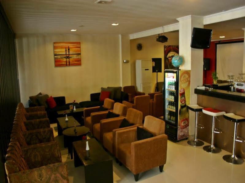 Royal Mamberamo Hotel Соронг Екстер'єр фото