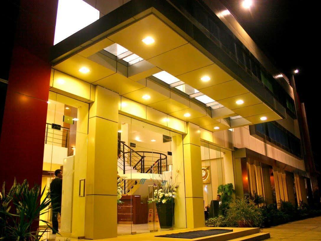 Royal Mamberamo Hotel Соронг Екстер'єр фото